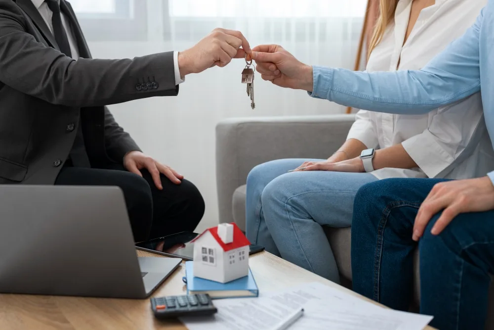 Prețurile chiriilor cresc vertiginos! Apartamentele din marile metropole ating cifre fără precedent. Care este starea pieței în București?