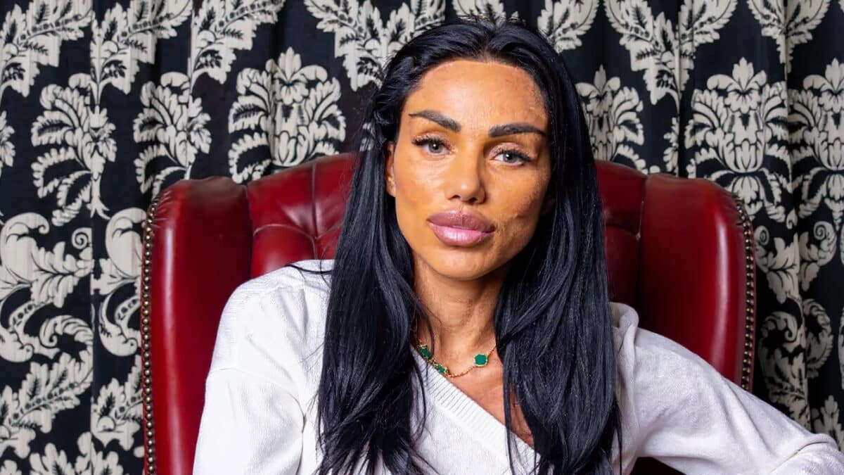 Katie Price operații estetice