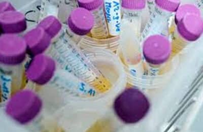 Benzen descoperit în creme protecție solară pentru copii