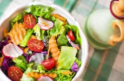 Dieta vegetariană reduce riscul de cancer cu 30% la 5 tipuri