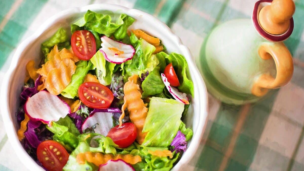 Dieta vegetariană reduce riscul de cancer cu 30% la 5 tipuri