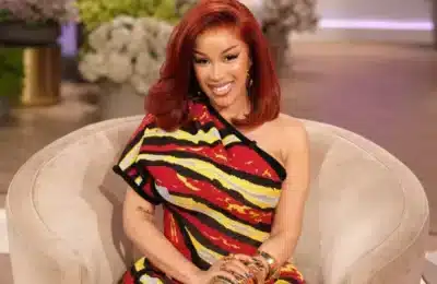 Cardi B șochează cu părul magenta în 5 nuanțe diferite