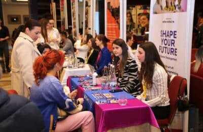 Analiză IntegralEdu: educația în străinătate arată o schimbare a tendințelor în România și la nivelul Europei de Sud Est