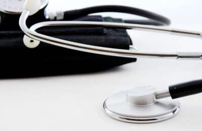 Rețetele medicale pe hârtie dispar din România până în 2030