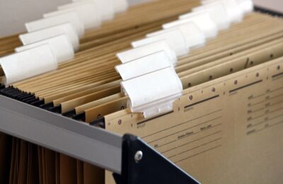 Fișet metalic: de ce organizarea fizică încă bate digitalul