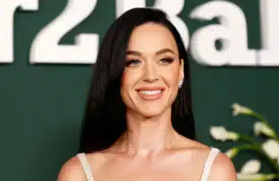 Katy Perry dezvăluie secretul siluetei în campania Balenciaga