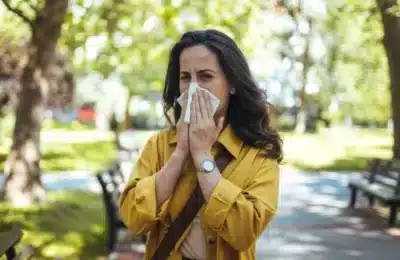 Alergii polen 2024: Farmaciile din UK cer injectii interzise