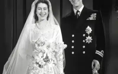 Palatul Buckingham expune 300 de piese din garderoba Reginei Elisabeta