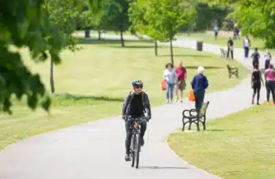 Mersul pe bicicleta este de 4 ori mai eficient decat mersul pe jos