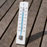 3 măsuri simple care reduc căldura din casă fără aer condiționat