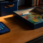 Copiii de 10 ani își mută prieteniile pe telefon, iar părinții caută limite fără excludere socială