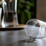 Deshidratarea poate apărea înainte de senzația de sete și poate da dureri de cap, oboseală și amețeală