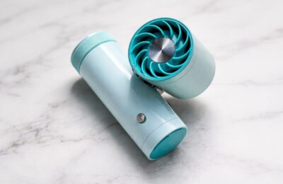 Două gadgeturi de peste 100 de dolari au fost testate pentru răcorire în caniculă și la bufeuri