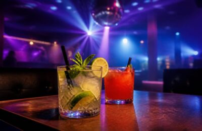 Generația Z alege petreceri fără alcool și pune accent pe conexiune și prezență