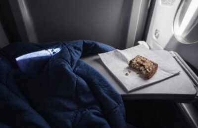 Jet lag-ul intestinal poate provoca balonare, constipație și oboseală după zborurile lungi