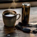 Până la 5 cești de cafea pe zi sunt considerate sigure, dar energizantele concentrate vin cu risc pentru inimă