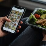 Peste 1 din 5 oameni iau decizii de sănătate din social media deși aproape 80% nu au încredere în informații