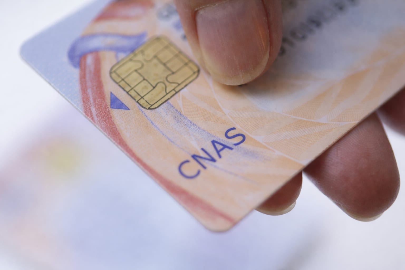 Cartea electronică de identitate va înlocui cardul de sănătate. Cum se va face tranziția