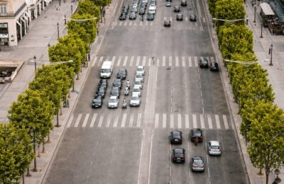 Ce conține trusa auto obligatorie și ce echipamente sunt doar opționale