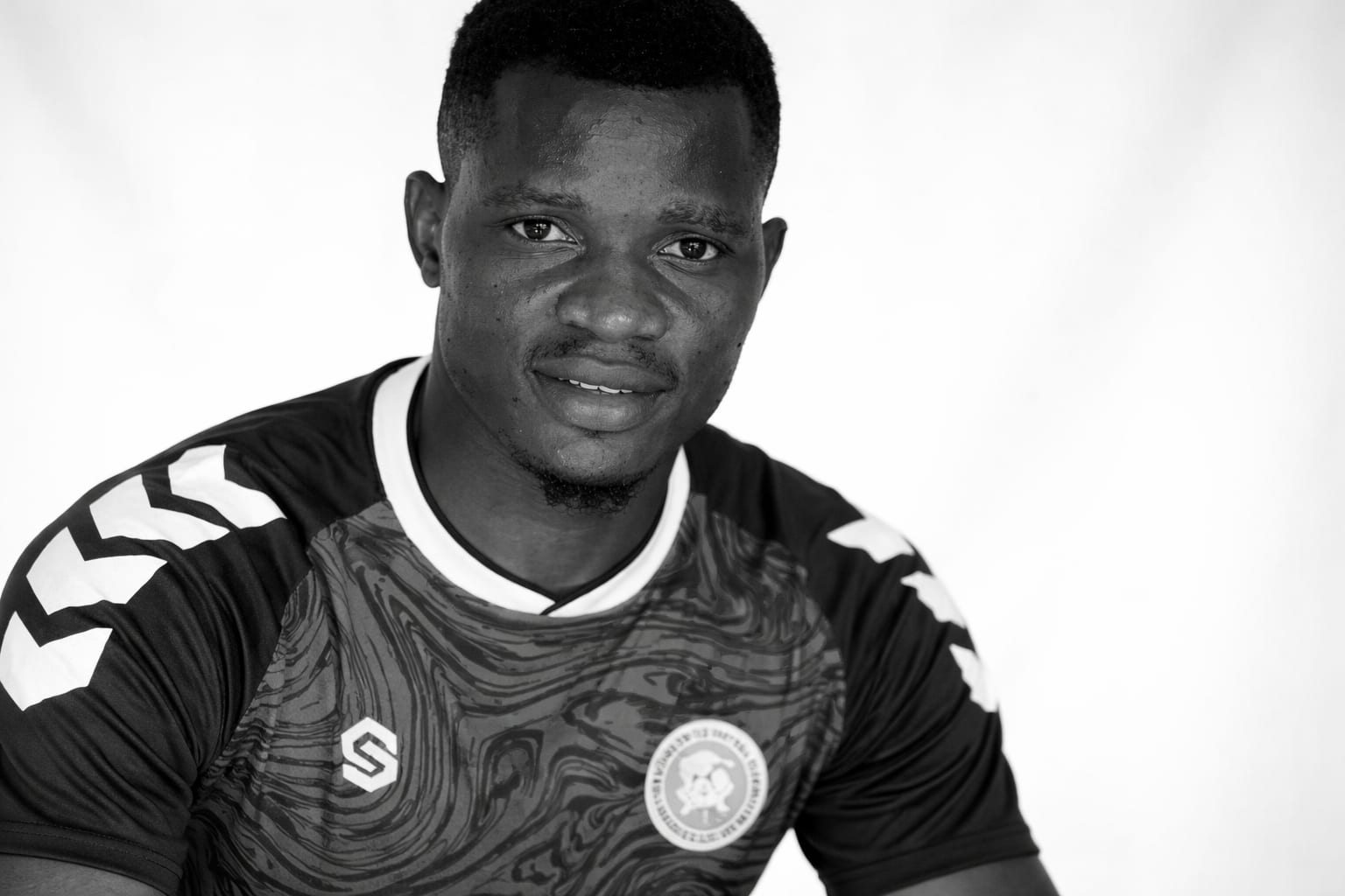 Doi fotbaliști de 27 de ani au murit în aceeași zi în Nigeria și Uganda