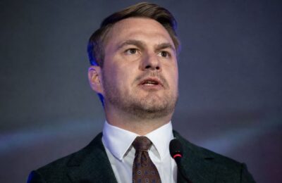 Ruslan Kravcenko a demisionat de la șefia Parchetului Ucrainei după percheziția din biroul său
