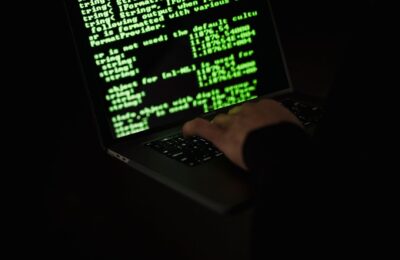 Un test tehnic primit pe LinkedIn poate fura cod, proiecte și acces la rețeaua firmei