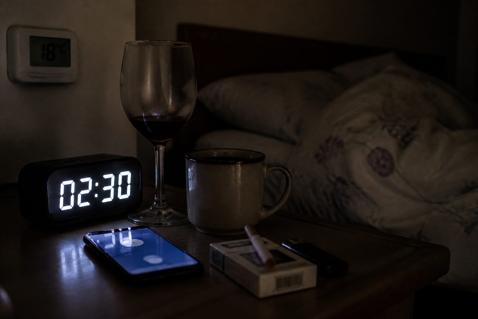 Trezirile nocturne frecvente pot avea la bază obiceiuri simple de seară