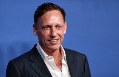 Peter Thiel critică effective altruism, dar admite că mișcarea a anticipat impactul uriaș al AI